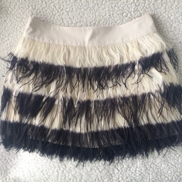 Club Monaco Bridget Cream and Black Feather Mini Skirt - Picture 1 of 11